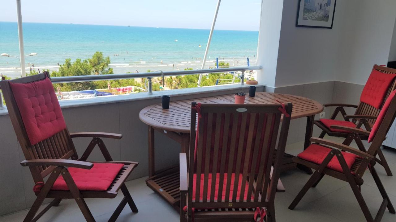 M&I Beach Apartment With Sea View Durres Bagian luar foto