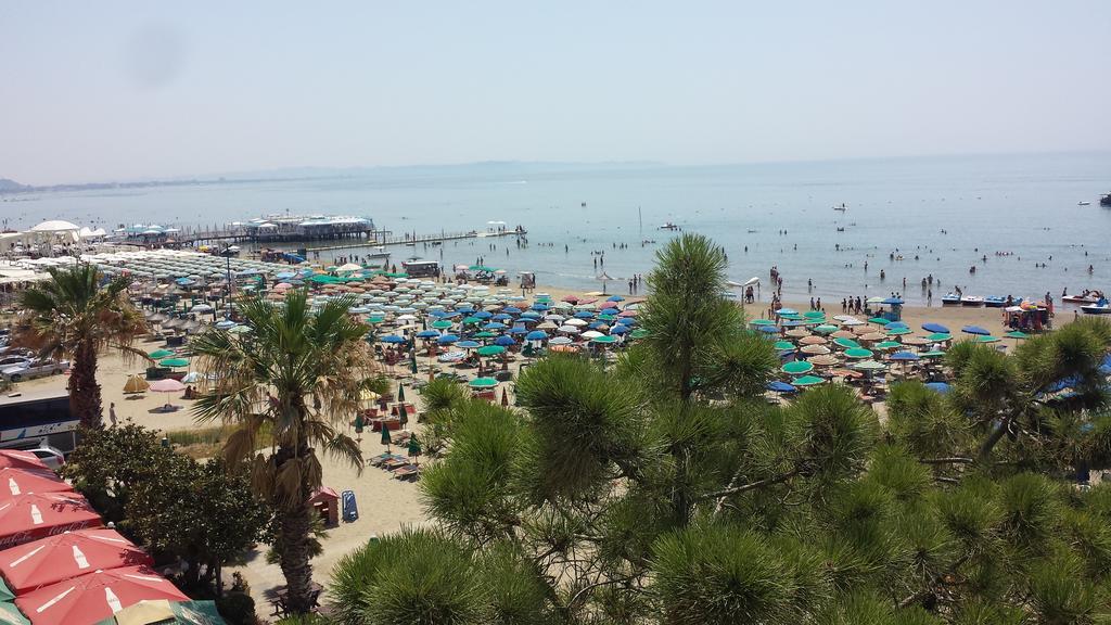 M&I Beach Apartment With Sea View Durres Bagian luar foto